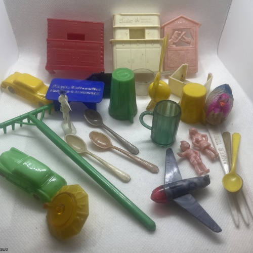 Konvolut von Kunststoffspielzeug aus den 60/70er Jahren (Linde)