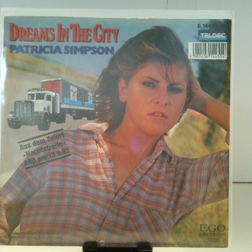 SINGLE / Patricia Simpson – Dreams In The City