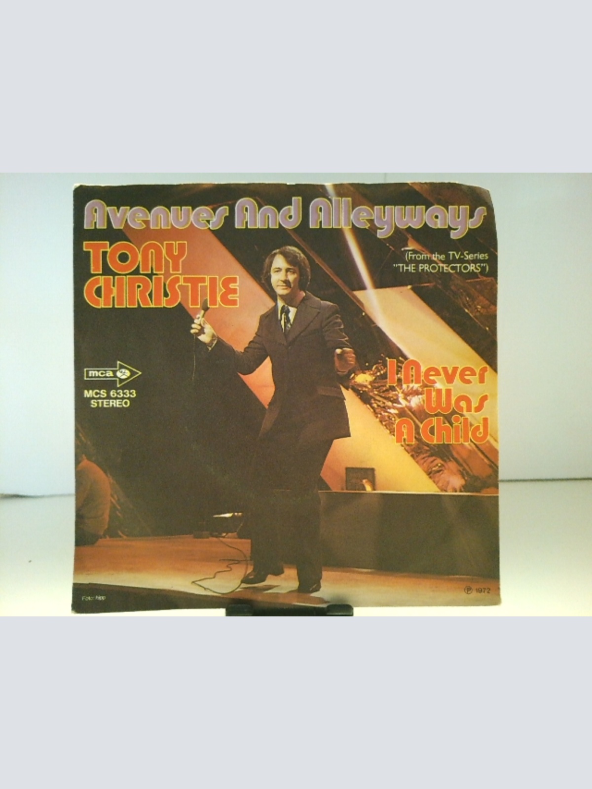 SINGLE / Tony Christie – Avenues and Alleyways