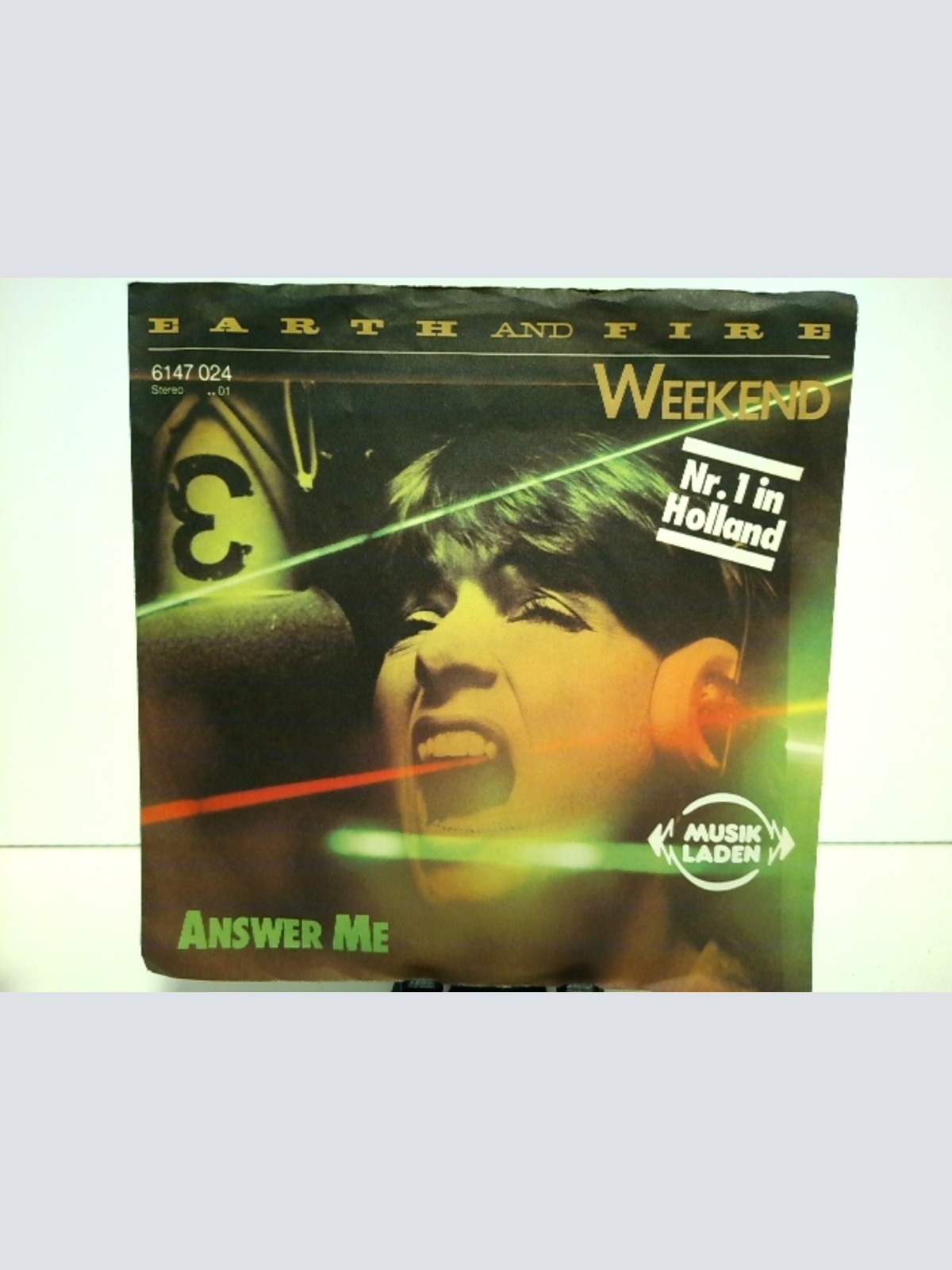 SINGLE / Earth And Fire – Weekend