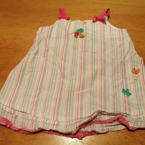 Schönes Kleid von stacy claire boyd in gr. 74 abzugeben.