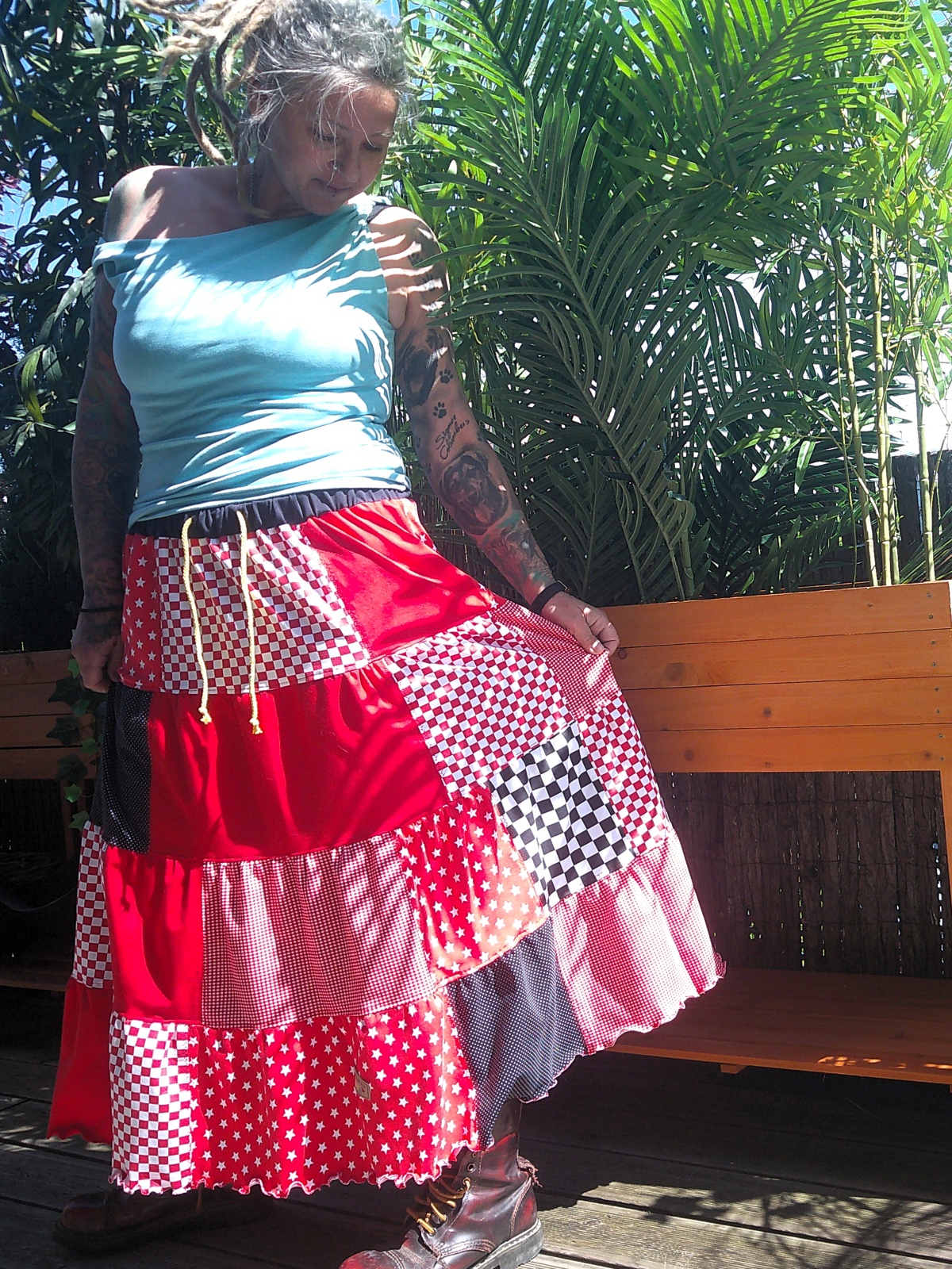 Patchwork Maxirock Stufenrock schwarz/rot/weiß Einheitsgröße