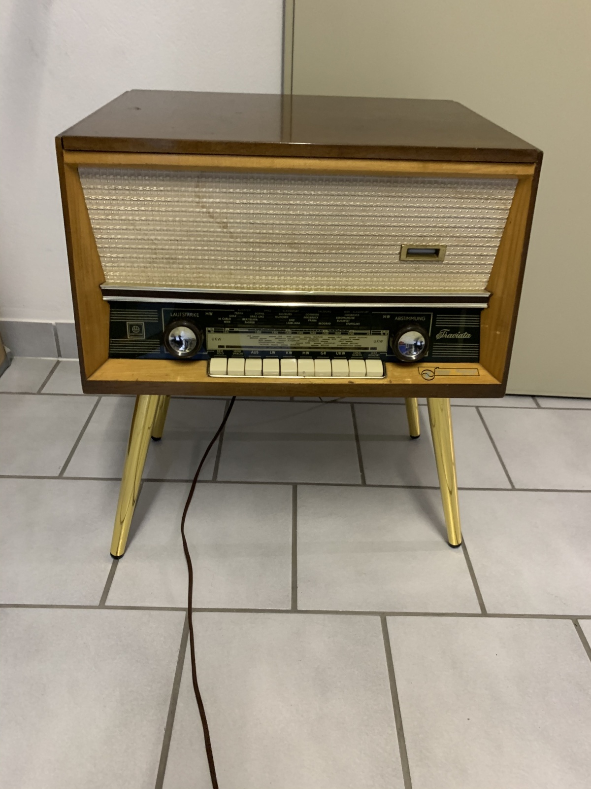 Alter Radio & Plattenspieler