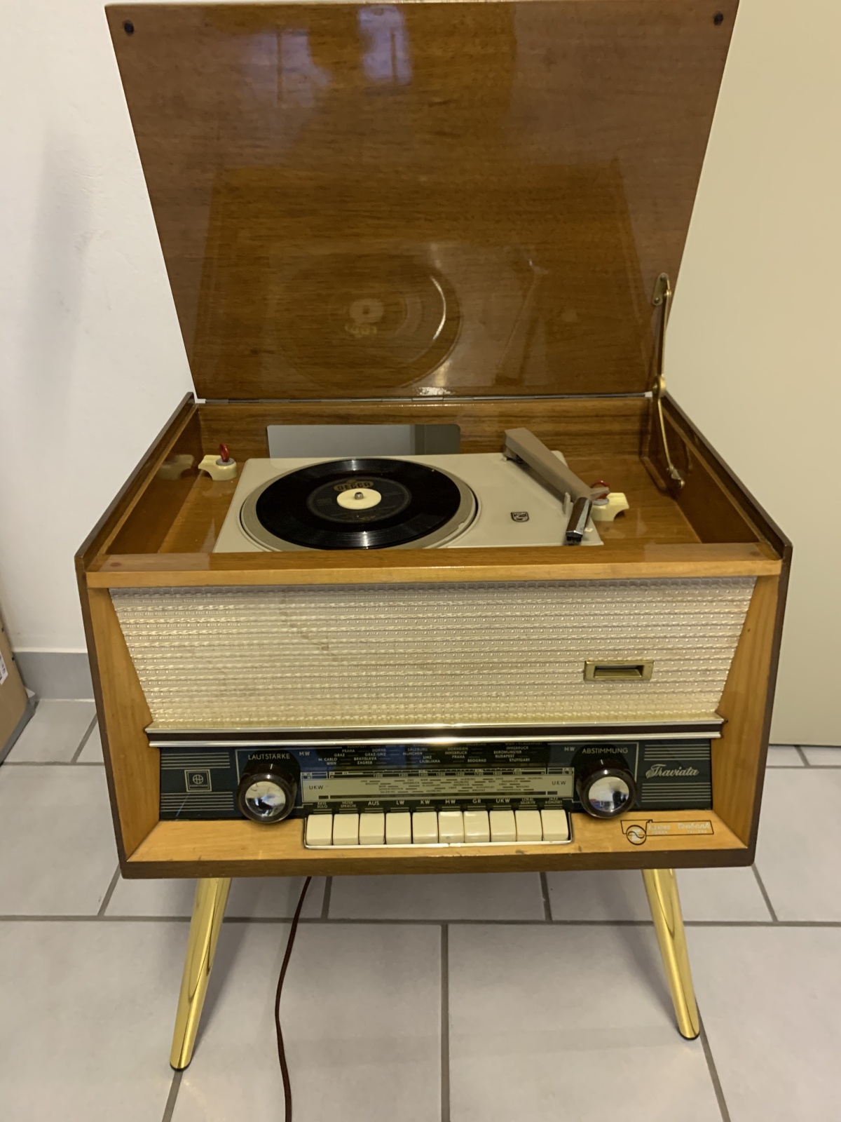 Alter Radio & Plattenspieler