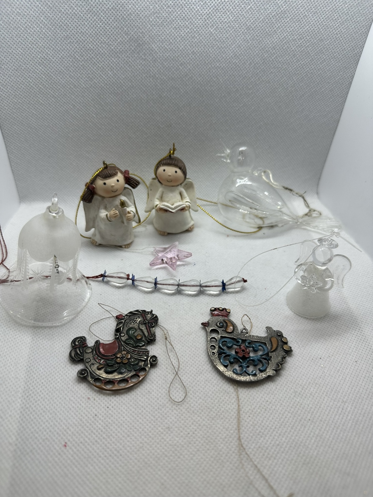 Konvolut verschiedener Christbaumschmuck aus Glas, Ton, Metall