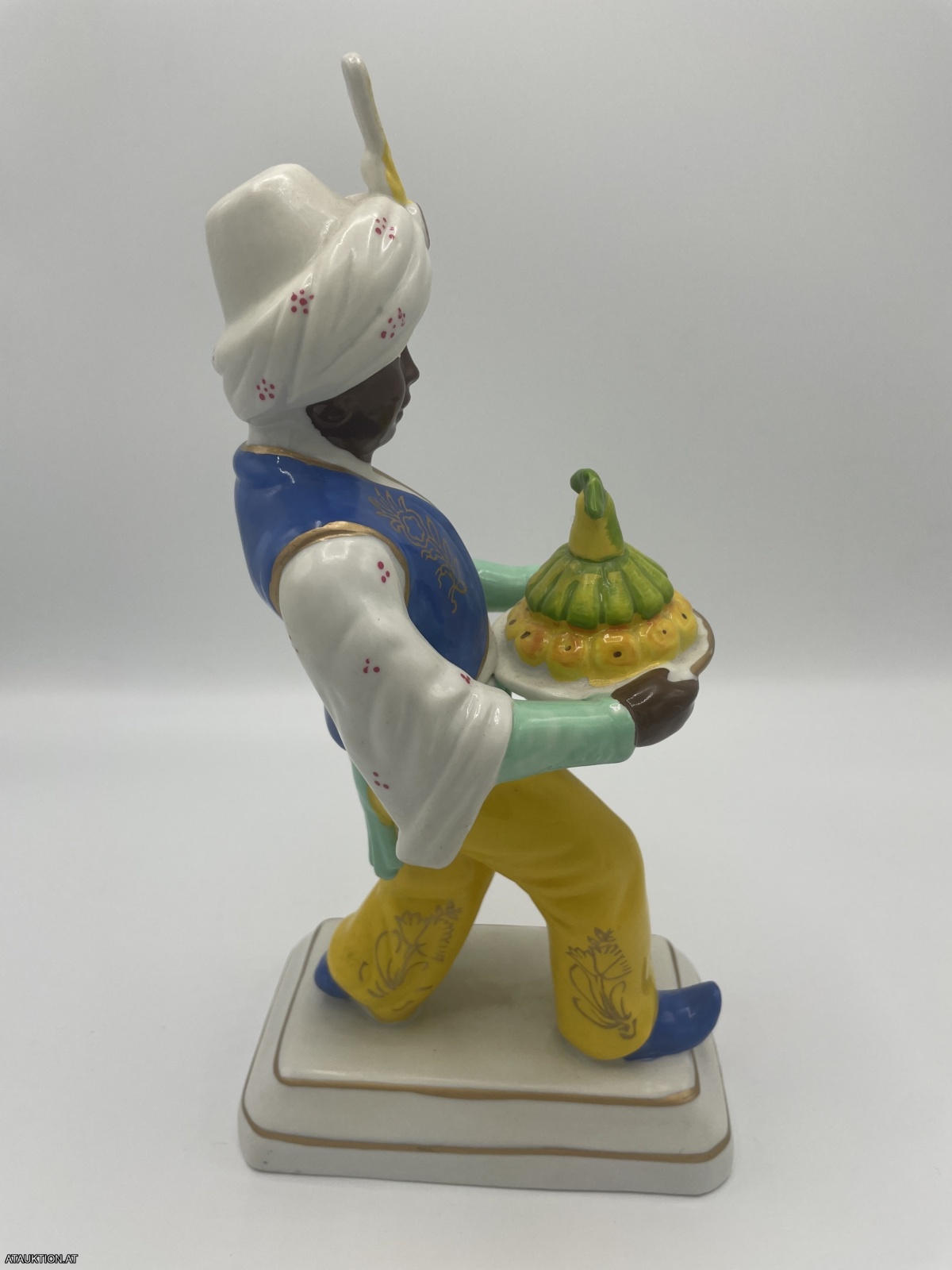 Seltene Neundorf Porzellan Figur