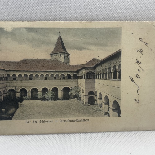 Korrespondenz-Karte Hof des Schlosses in Strassburg-Kärnthen 1913