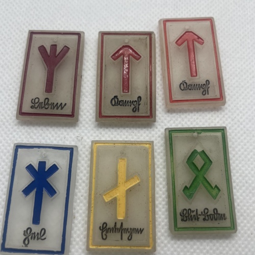 WHW - Winterhilfswerk - Germanische Runen - Glasabzeichen