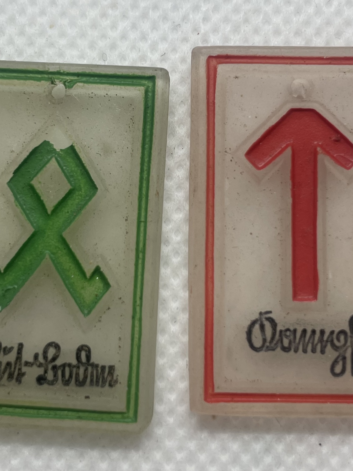 WHW - Winterhilfswerk - Germanische Runen - Glasabzeichen