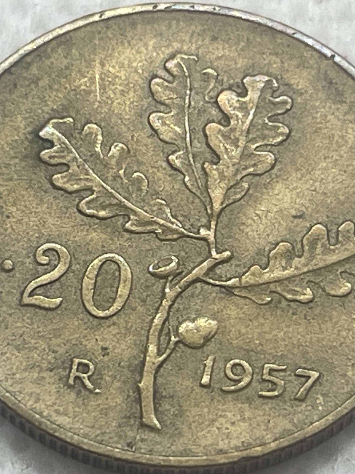 2 italienische Münzen von 1919 und 1957