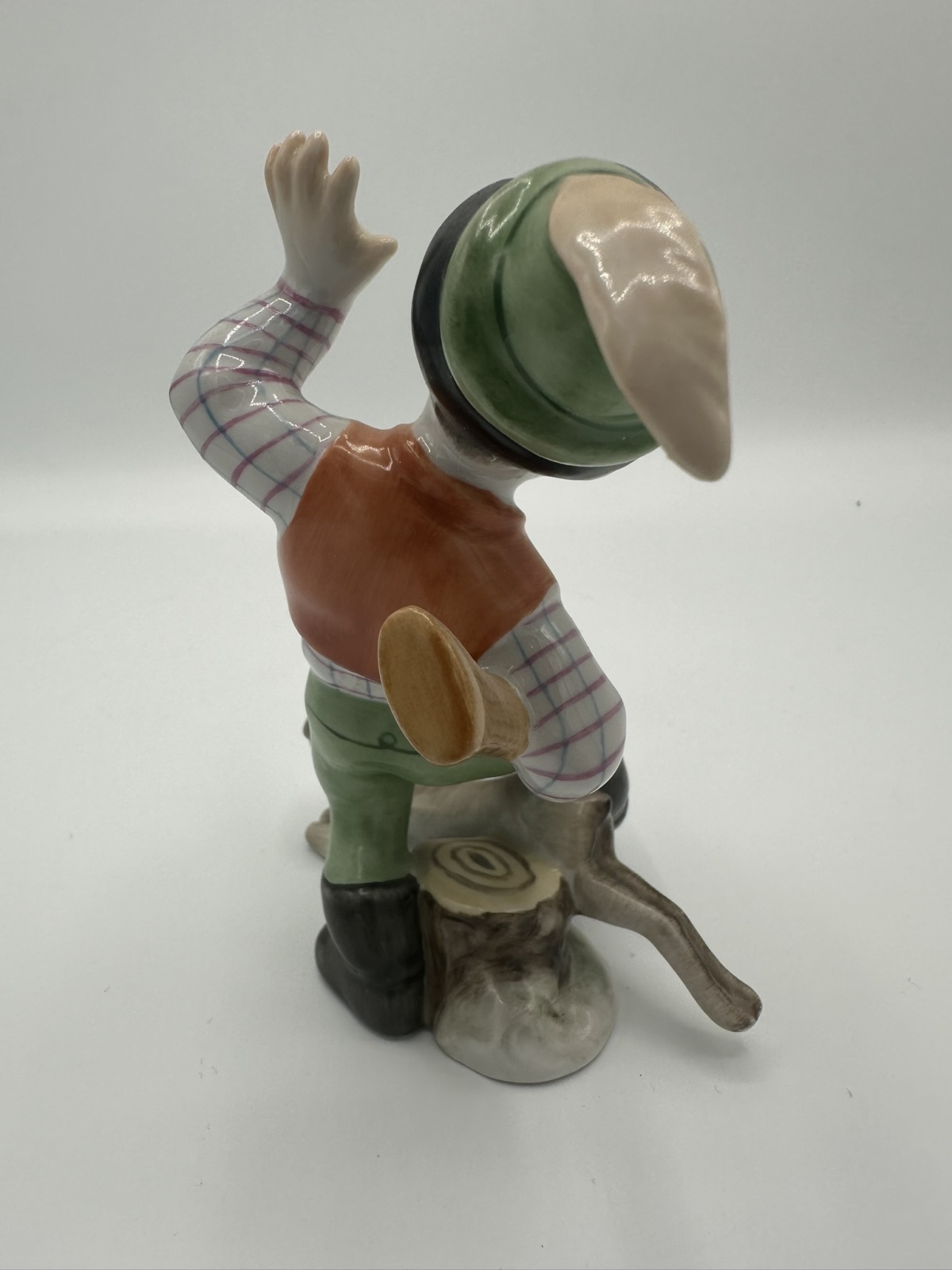 Herend Jägerjunge mit Hasen