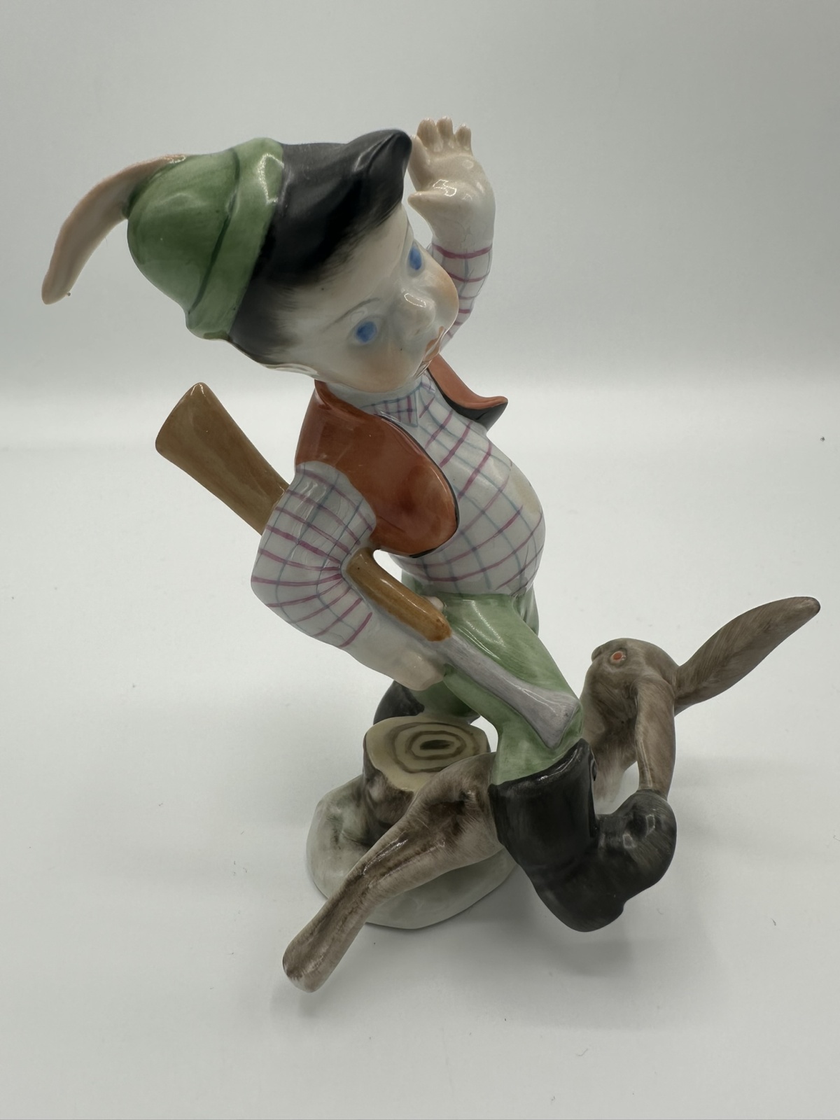 Herend Jägerjunge mit Hasen