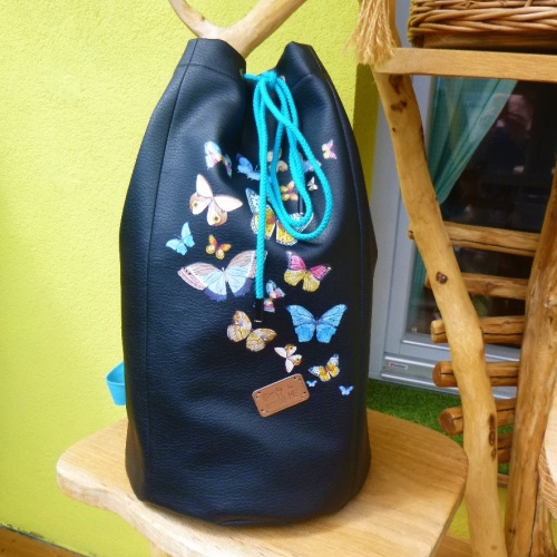 Seesack Rucksack schwarzes Kunstleder mit Schmetterlinge