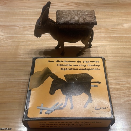 Alter Zigaretten-Esel-Spender aus den 70er Jahren