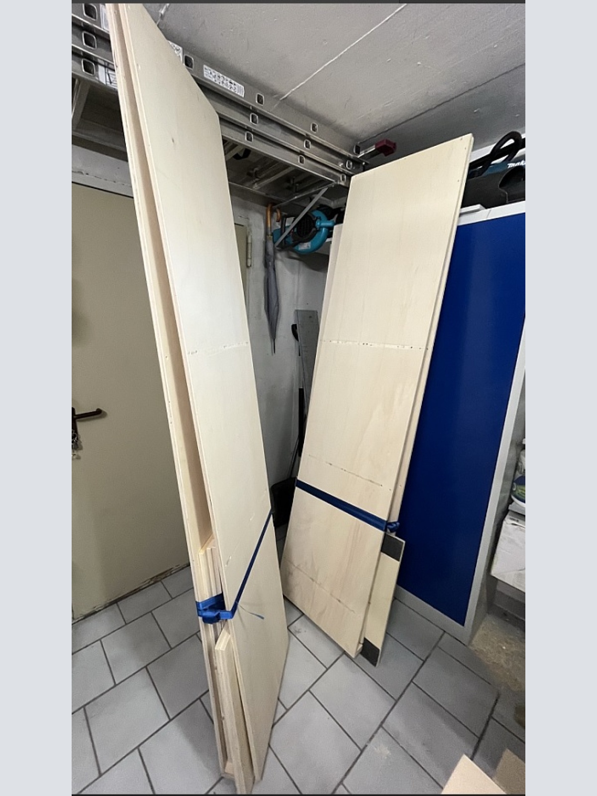 Bildständer - Staffeleien - 4 Stück / Holz