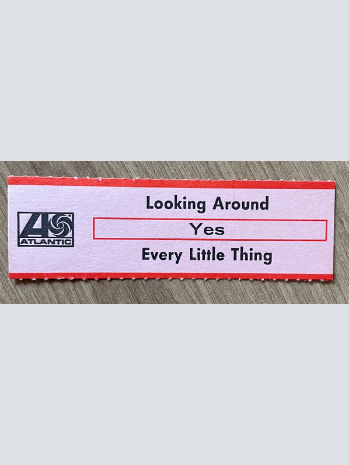 Vinyl / Yes - Looking Around