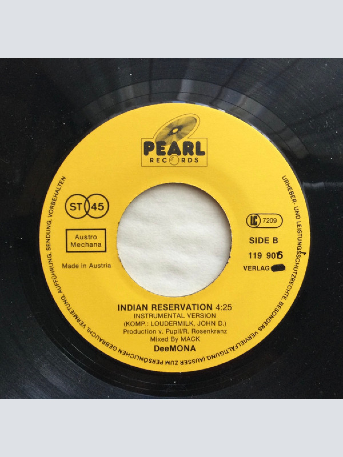 Vinyl / DeeMona* - Indian Reservation