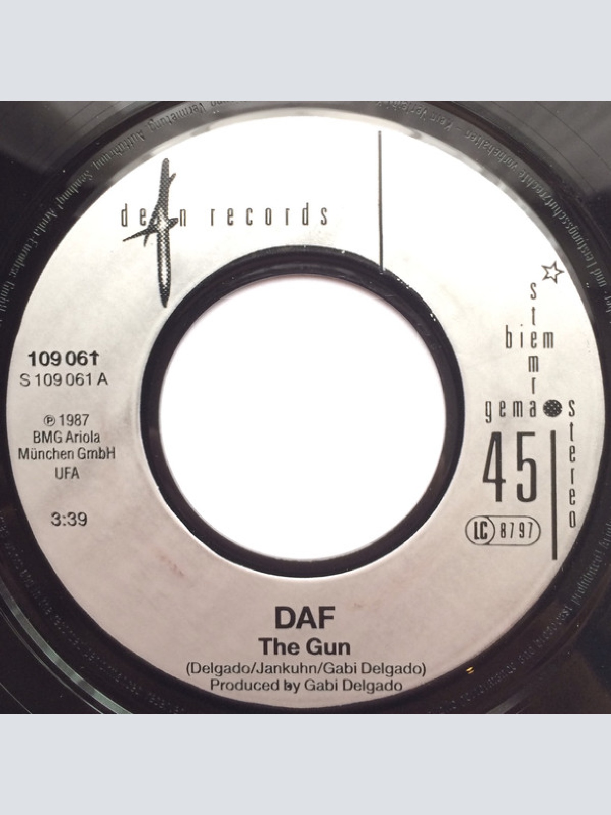 Vinyl / DAF* - The Gun