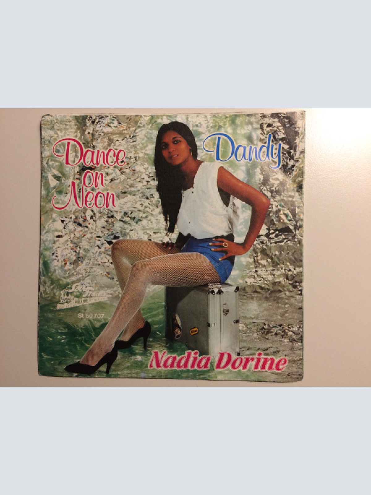 Vinyl / Nadia Dorine - Dance On Neon