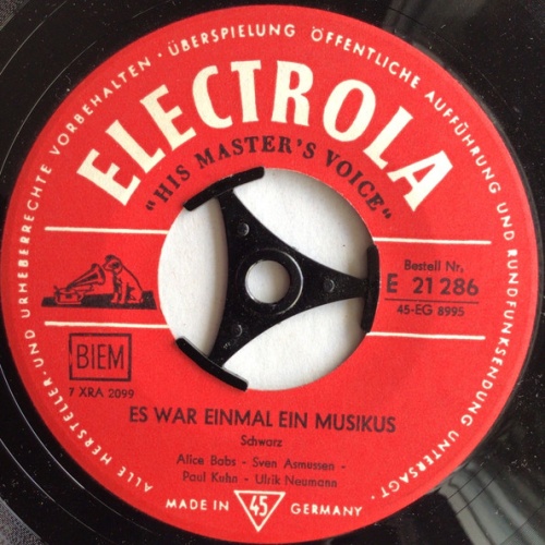 Vinyl / Alice Babs, Sven Asmussen*, Paul Kuhn, Ulrik Neumann - Zwei In Einer Grossen Stadt