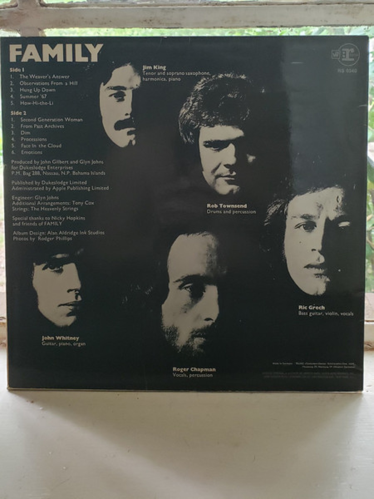 Vinyl / Family (6) - Family Entertainment