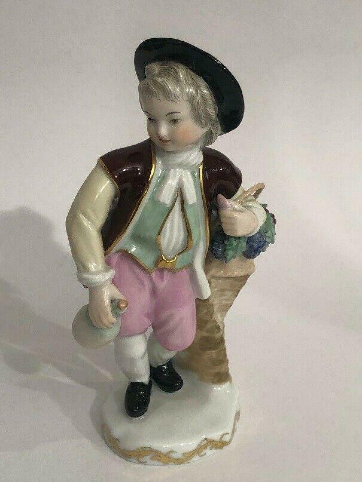 Augarten Knabe mit Traubenkorb 1851 Modell Nummer 30679