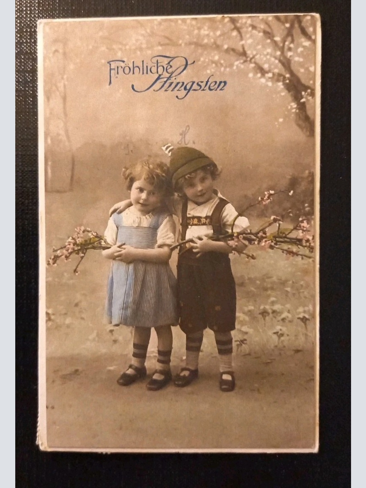 Fröhliche Pfingsten Kleines Mädchen Kleiner Bub Mit Zweige Gr