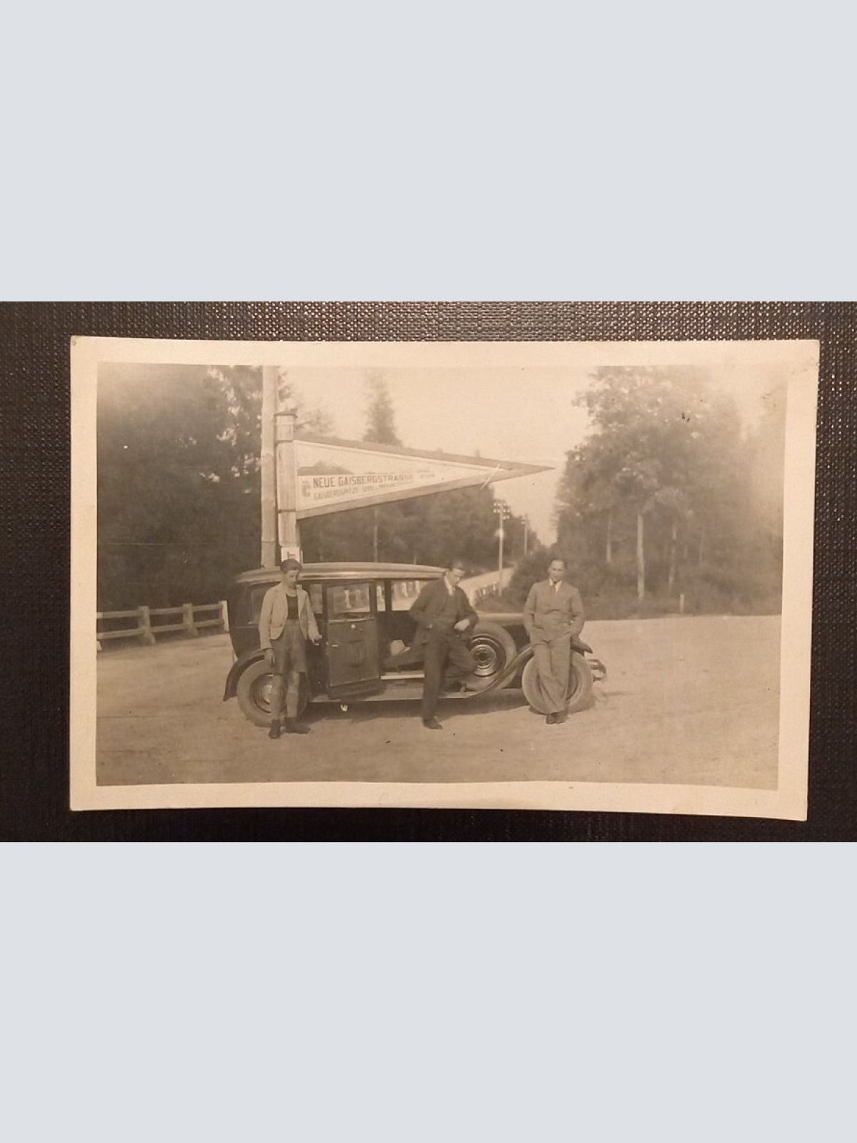 Neue Gaisberstrasse Auto 650442 Ga E