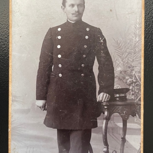 Foto Porträt Soldat Uniform Bart A.Grieger Berlin ca.10,2x6,3cm 402423 TH