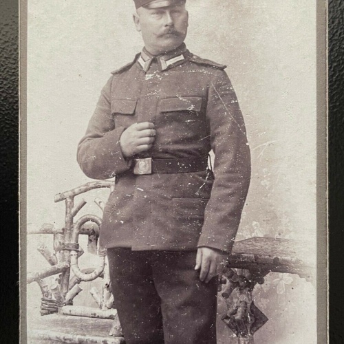 Foto Porträt Soldat Uniform Bart Schirmmütze Gebr.Schmid ca.10,2x6,2cm 402428 TH