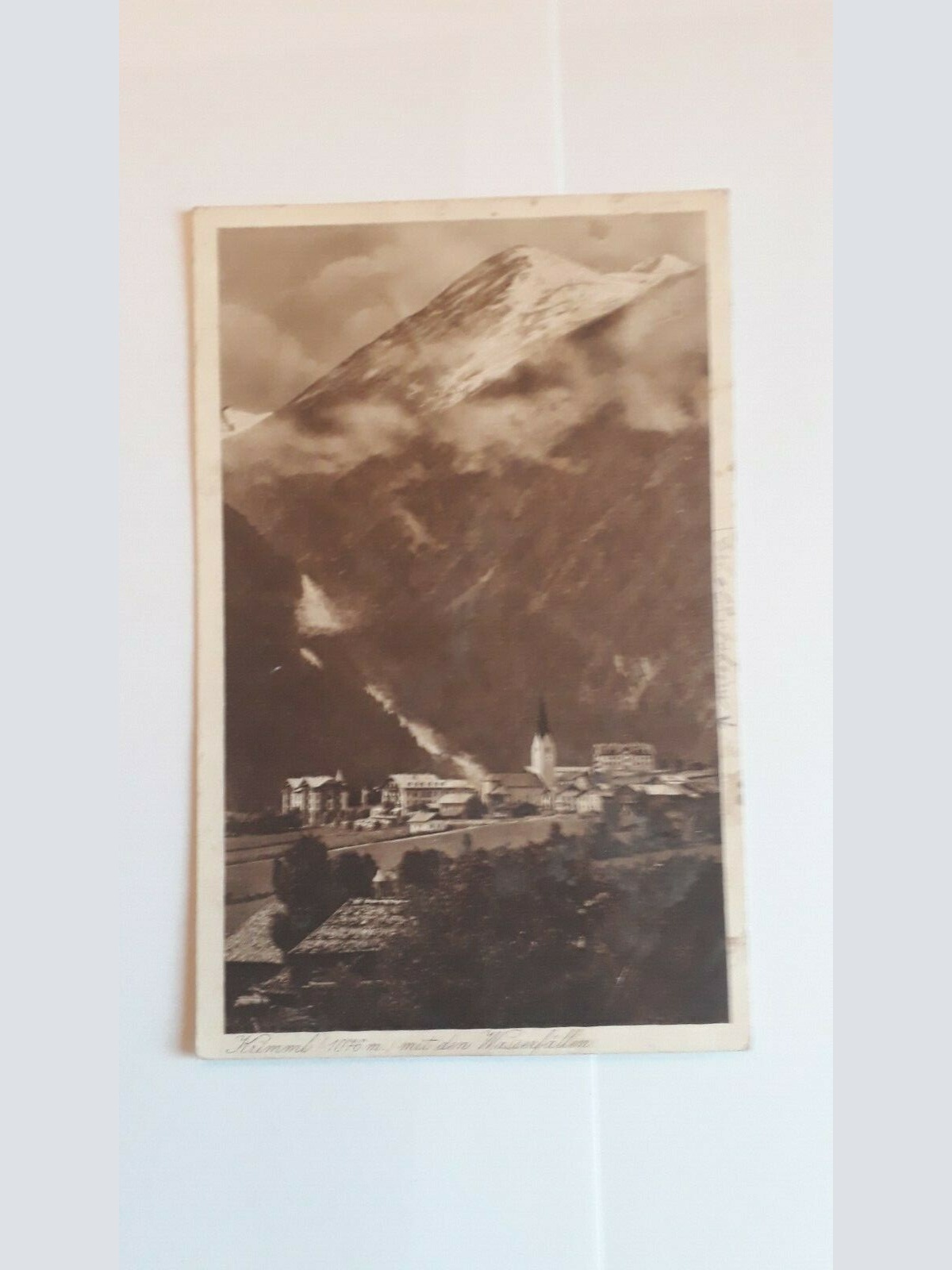 Krimml,1076m, mit den Wasserfällen.25006