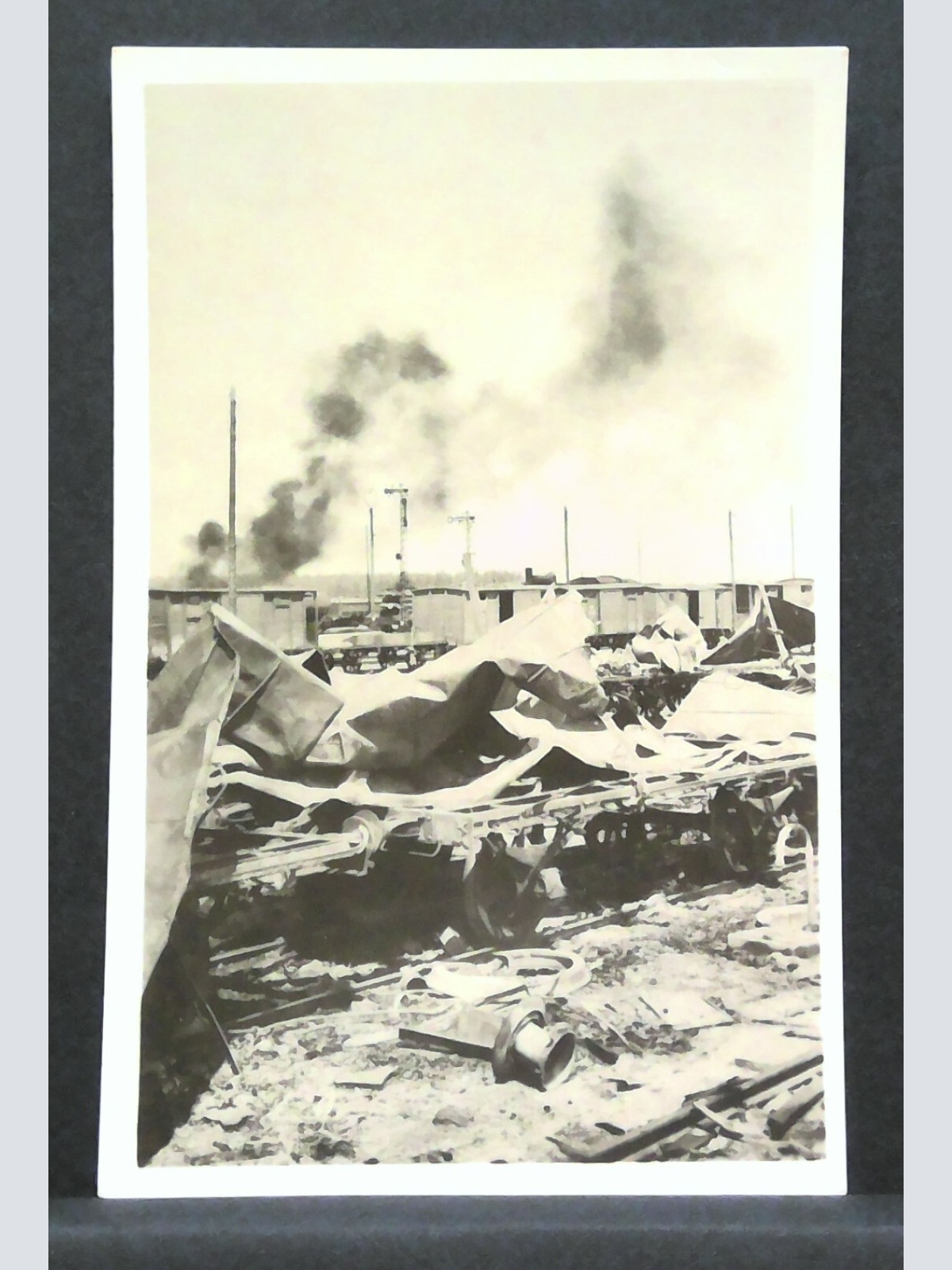 Sowjetunion Bahnhof nach dem Luftangriff JW 402970 F