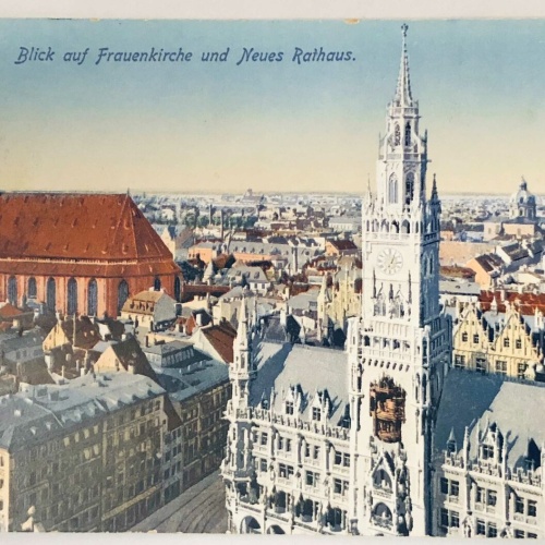 München Blick auf Frauenkirche und Neues Rathaus  82021