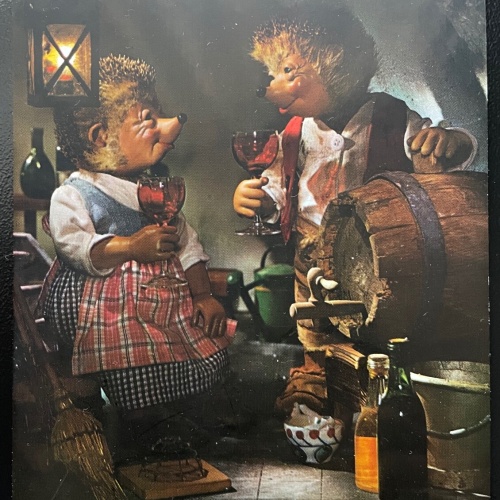 Mecki Igel Trink den Wein nicht gern allein Glas Fass Puppe Hörzu Diehl 400604TH