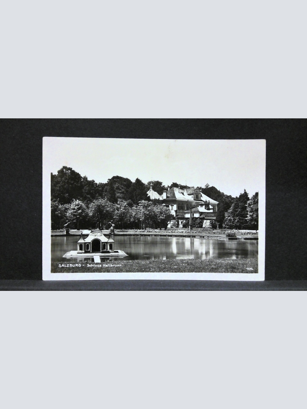 Salzburg Schloss Hellbrunn Teich JW871