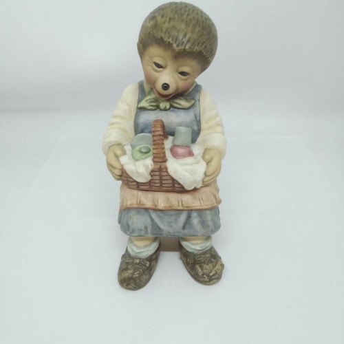 Goebel Figur Mecki mit Korb 13cm 50202