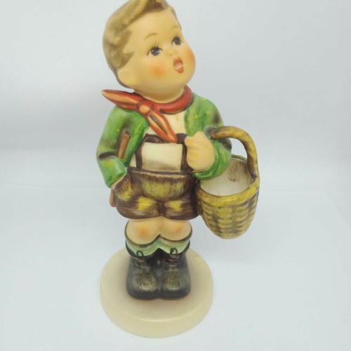 Hummelfigur Dorfbub Modell 51 2/0 13.5cm 50206