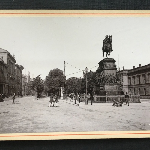 Foto Berlin Unter den Linden Denkmal Statue Deutschland ca.10,7x16,6cm 400928 TH
