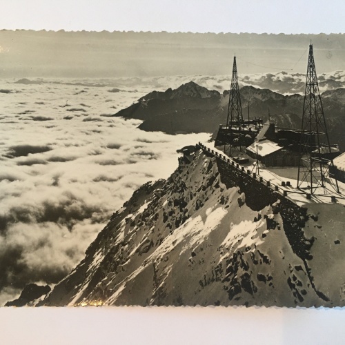 Les pyrénées. 600.