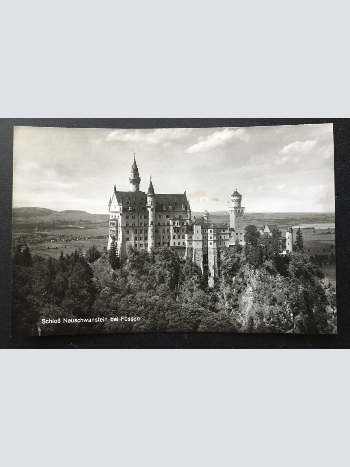 Schloß Neuschwanstein bei Flüssen - Allgäu - Bayern, Deutschland 400304 TH F