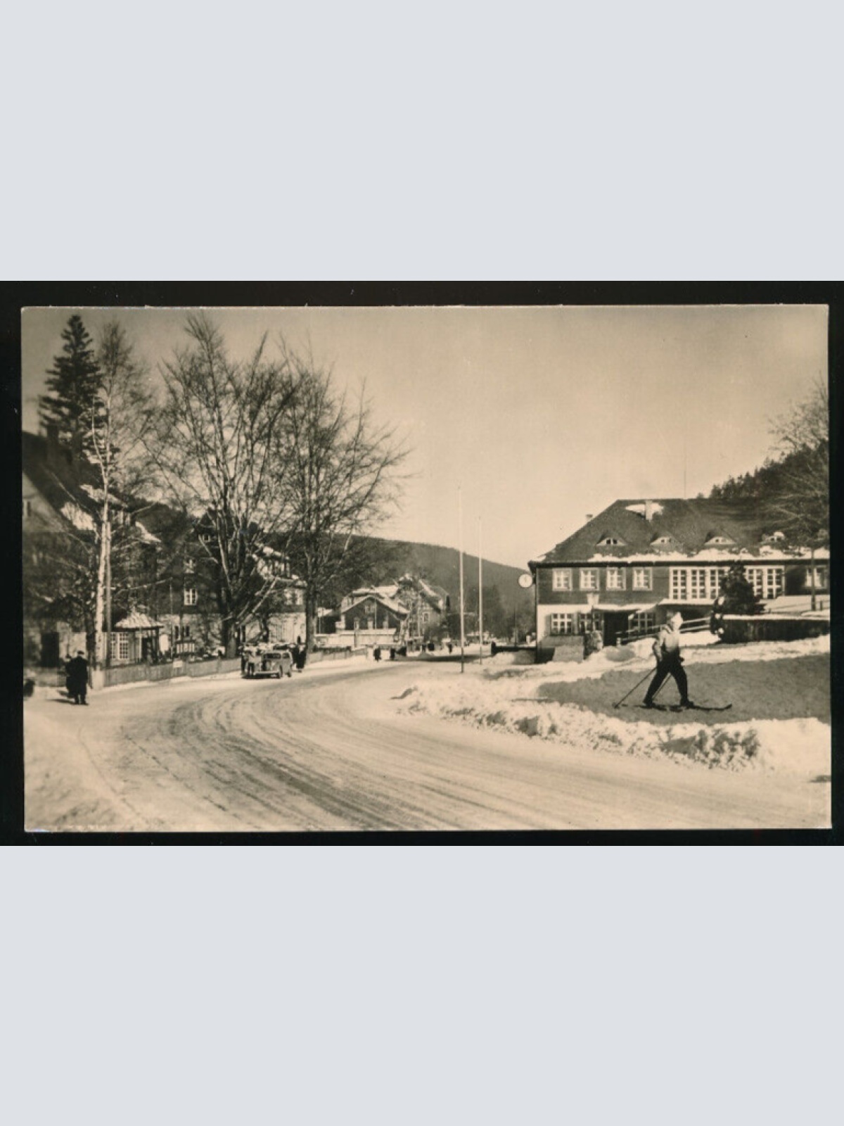 AK aus Kipsdorf Sachsen Straßenansicht im Winter (765)