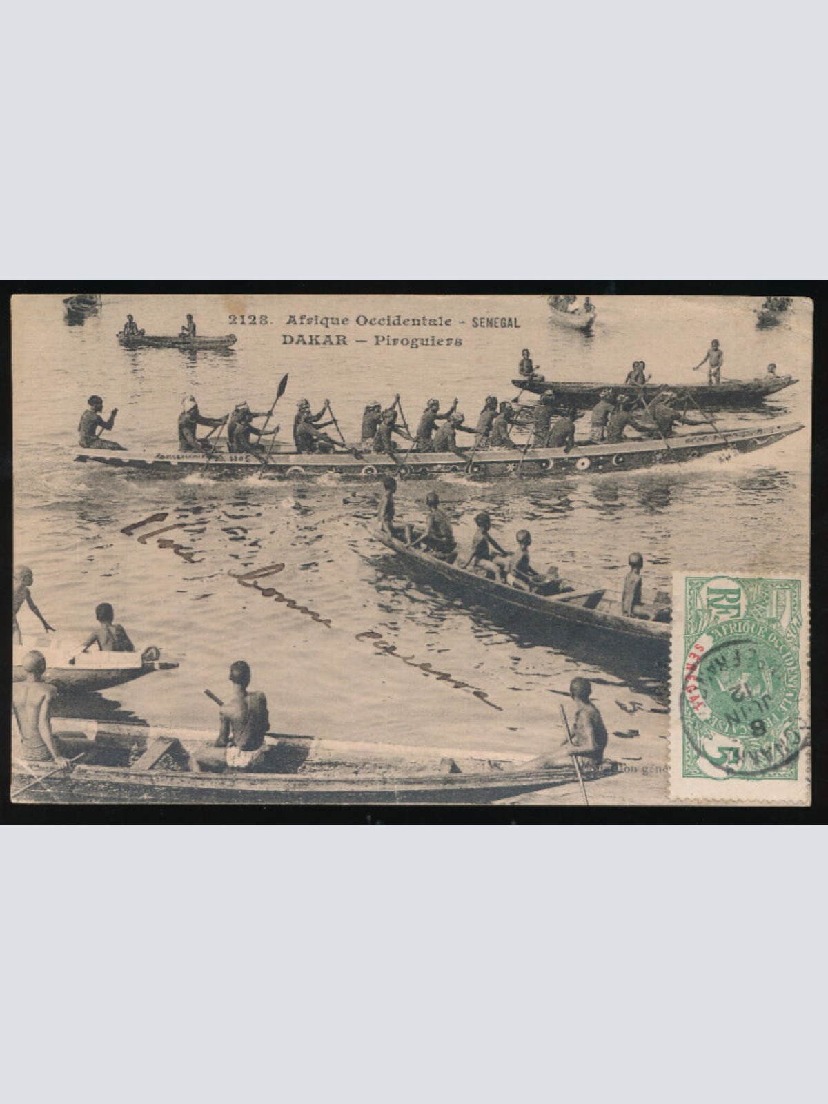 AK aus Dakar Ureinwohner mit Booten Senegal (1054)