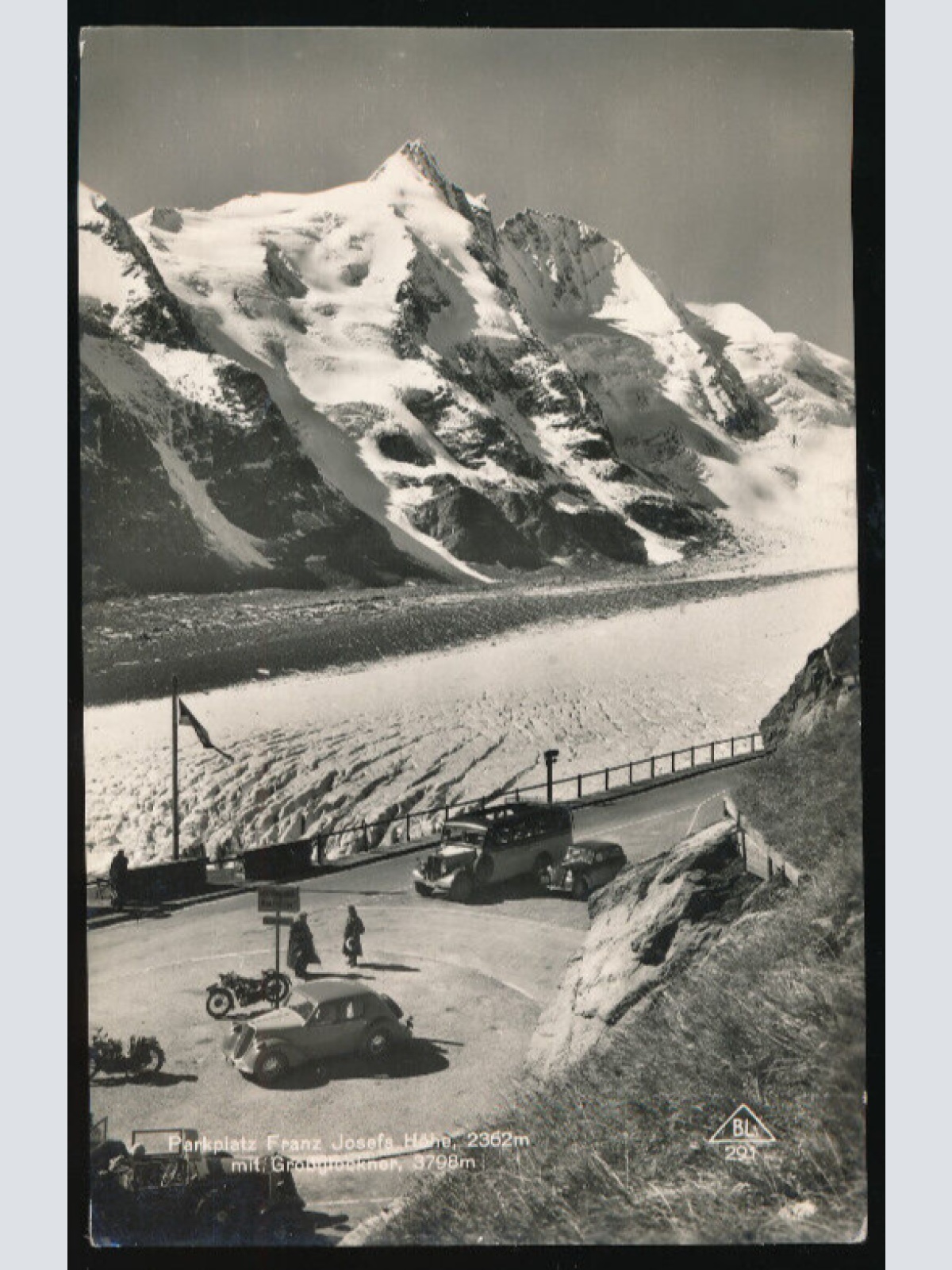AK Großglocknerstraße und Parkplatz Franz Josefs höhe mit Oldtimer Kärnten(1050)