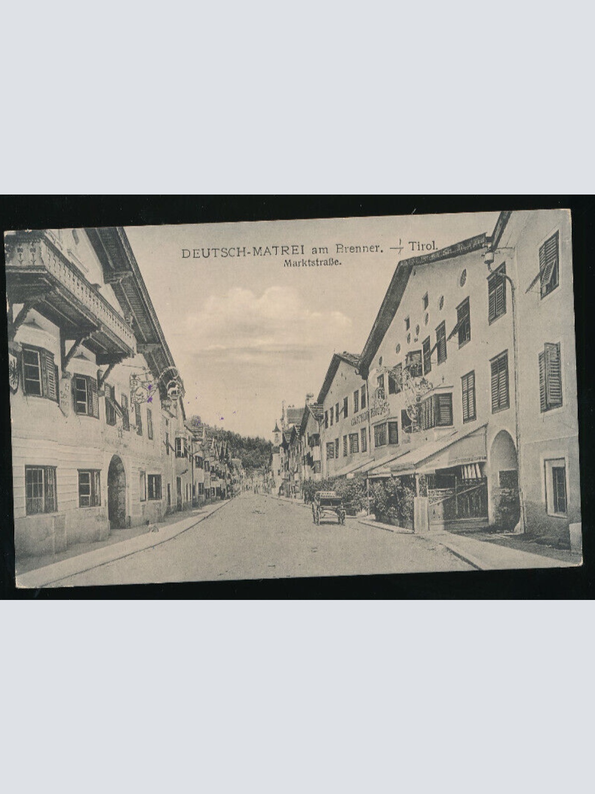 AK aus Matrei am Brenner mit Gasthof Krone Straßenansicht Tirol (1035)