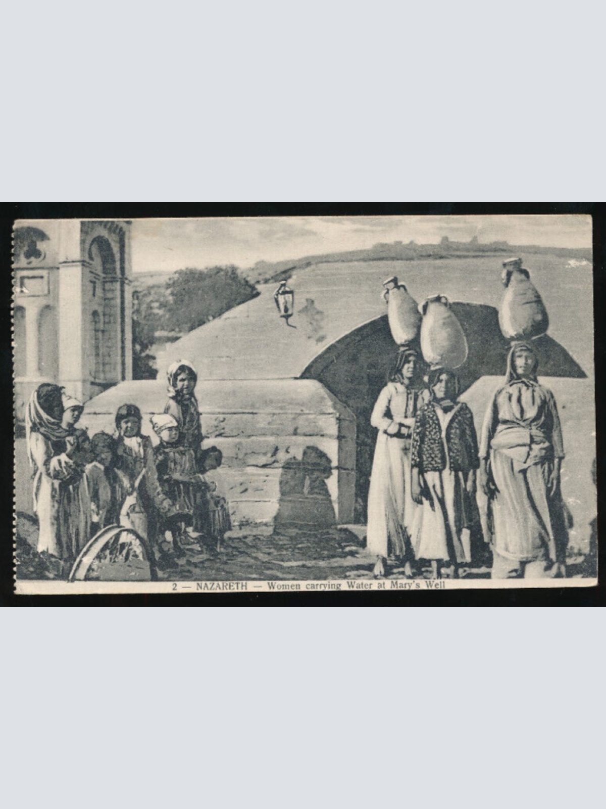 AK aus Nazareth Women carrying at Mary´s Well Frauen Tragen Wasser Israel (817)