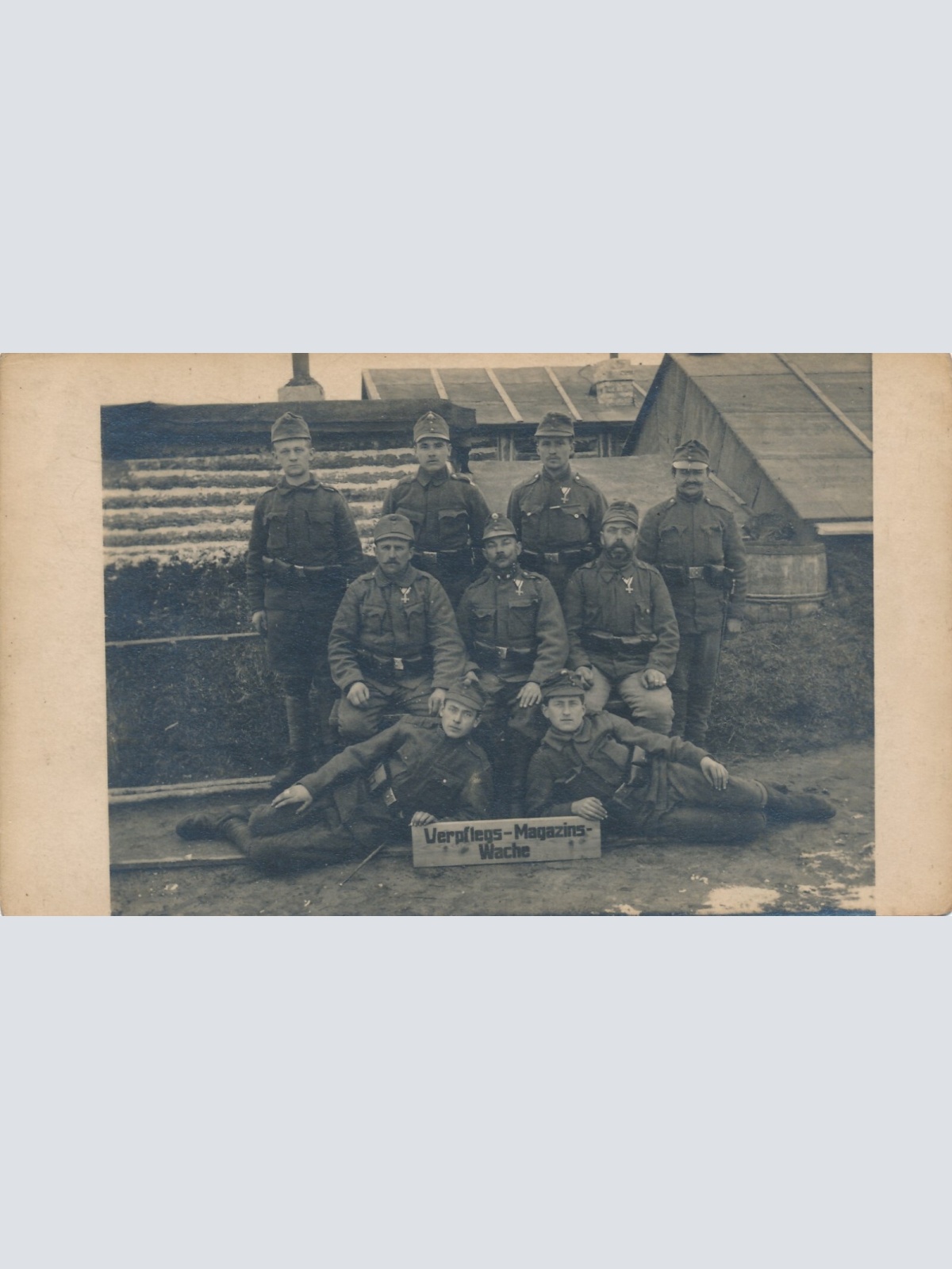 AK, Militaria, Verpflegs - Magazins - Wache (S272)