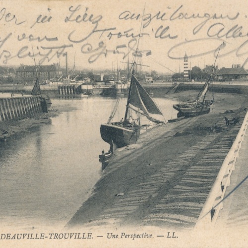 AK, Deauville Trouville - Une Perspective, Frankreich (S678)