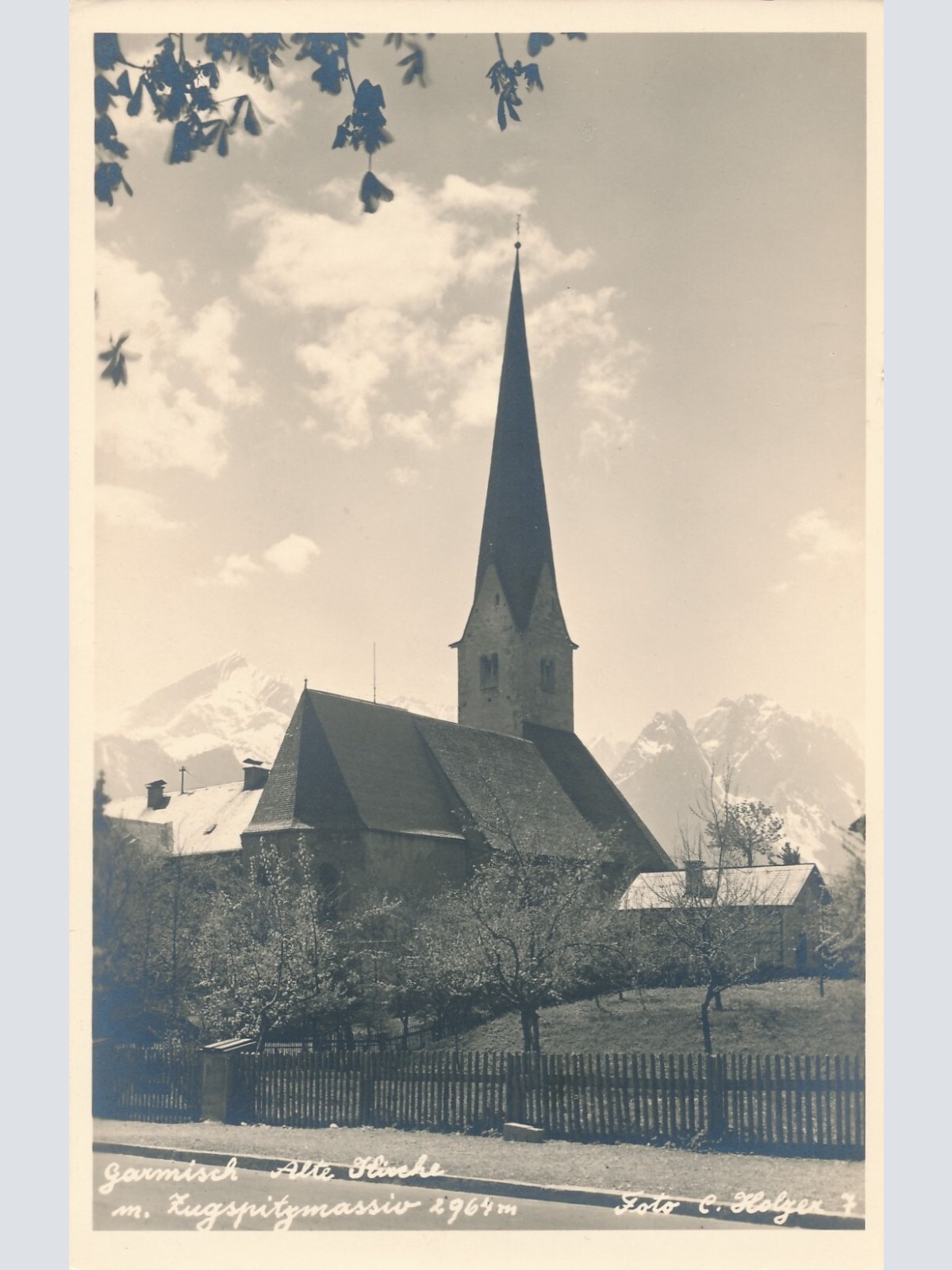 AK, Garmisch alte Kirche m. Zugspitzmassiv, Bayern  (S1248)