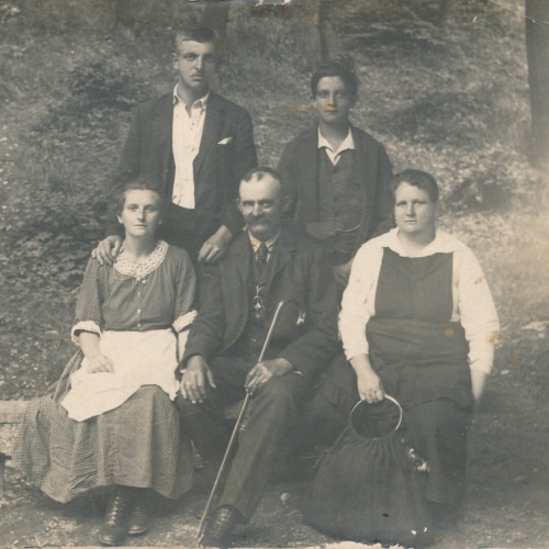 AK Annodazumals Foto einer Bauermfamilie (6857)