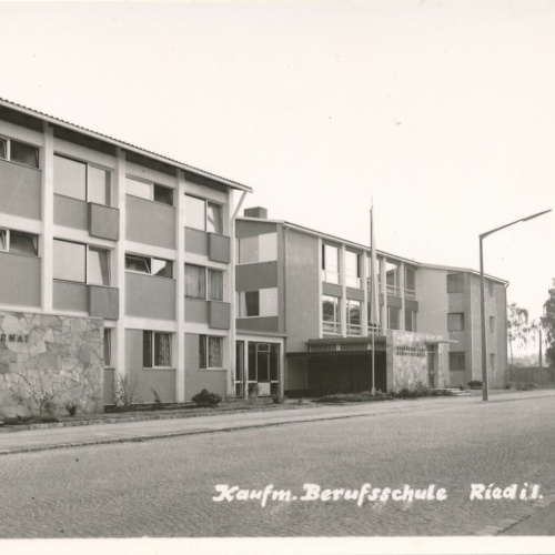 AK aus Ried im Innkreis mit Kaufmänische Berufsschule Oberösterreich (6822)